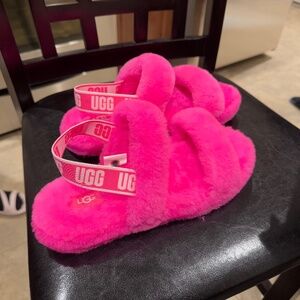 SOLD UGG hot pink fluffy slippers Size youth US6, women’s US8